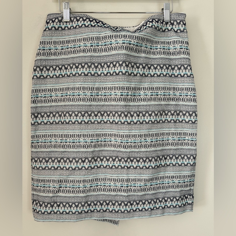 The Limited Textured Patterned Blue and White Women's Skirt in size 14